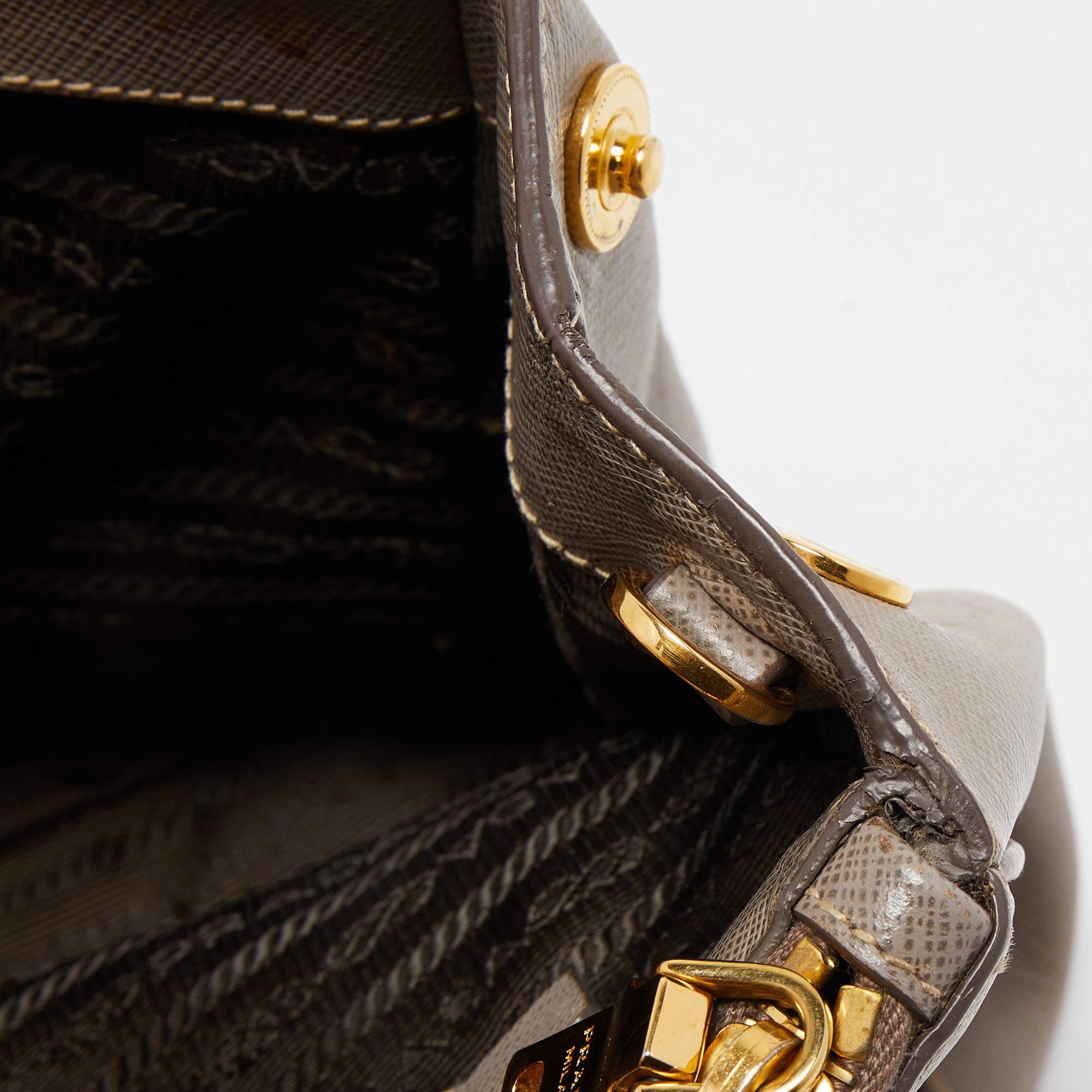 Prada Grey Saffiano Lux Leather Small Galleria Double Zip Tote For Sale 7