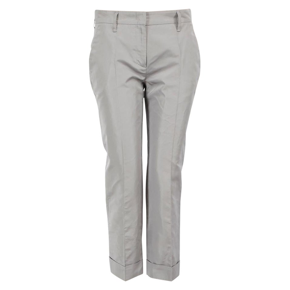 Prada Graue Seidenhose in Kurzform in Grau Größe XS