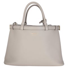 Prada - Sac à boucles moyen Vitello en cuir de veau souple grainé - Gris