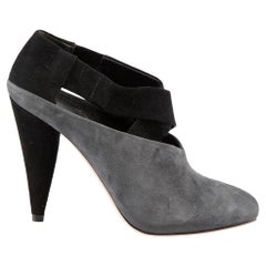Prada - Stivaletti con tacco in camoscio grigio Taglia IT 35