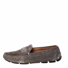 Prada Mocassins en daim gris Taille 41.5
