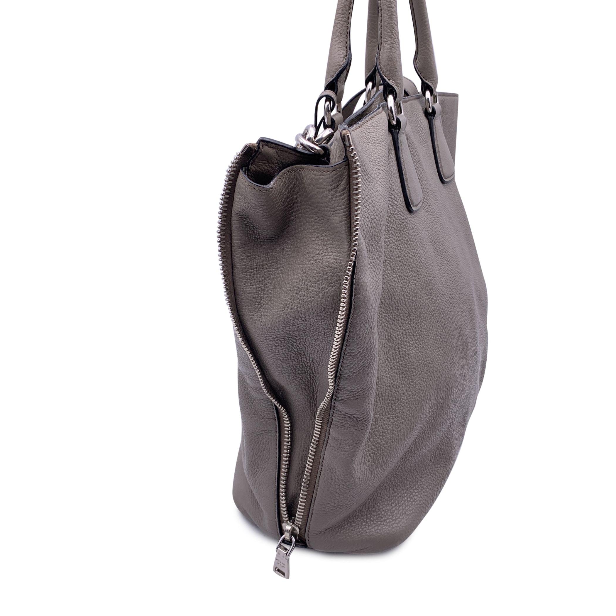 Prada Grey Taupe Leather Tote Satchel Bag with Strap BN2419 In Good Condition In Rome, Rome