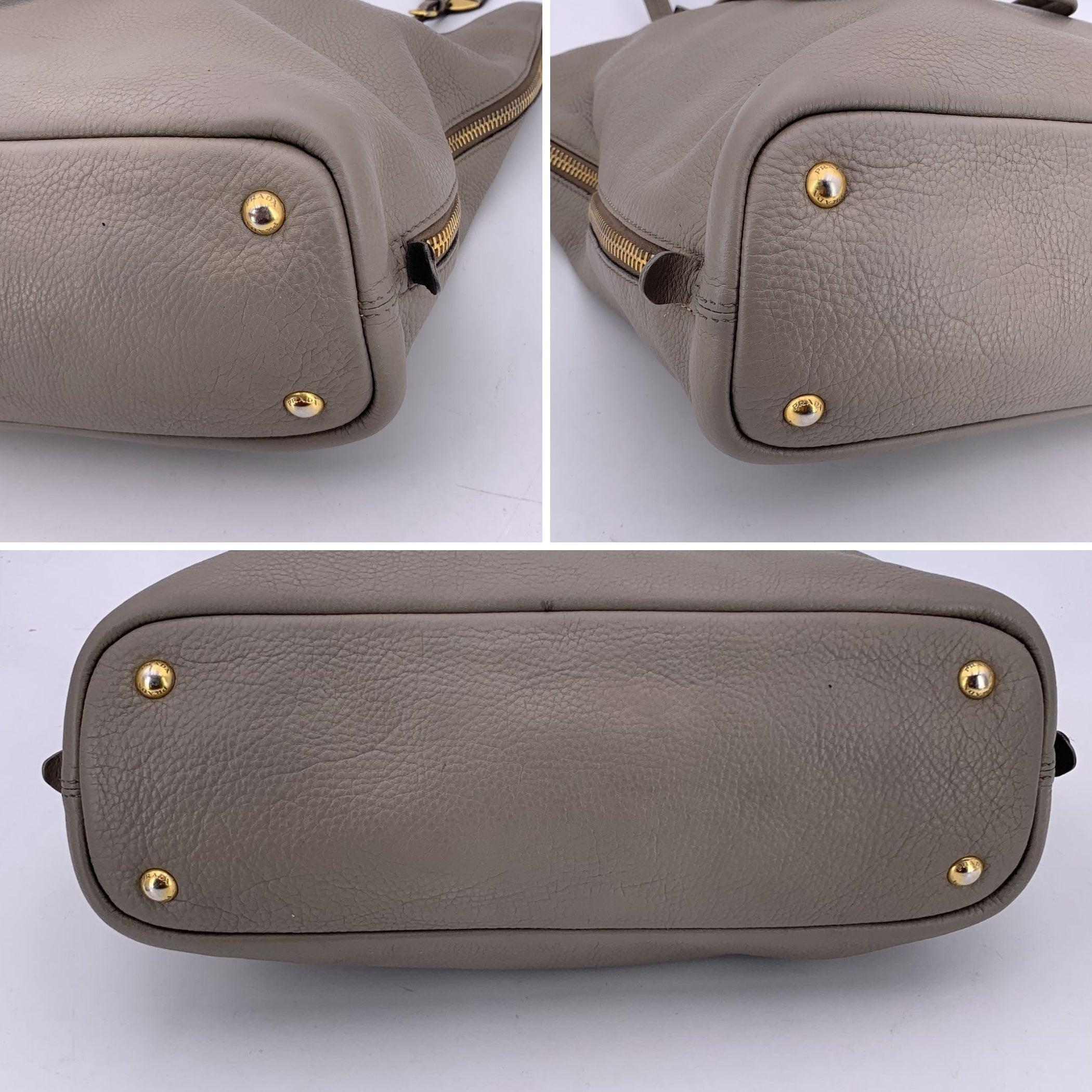 Prada Gris Taupe Leather Tote Satchel Shopping Bag en vente 3