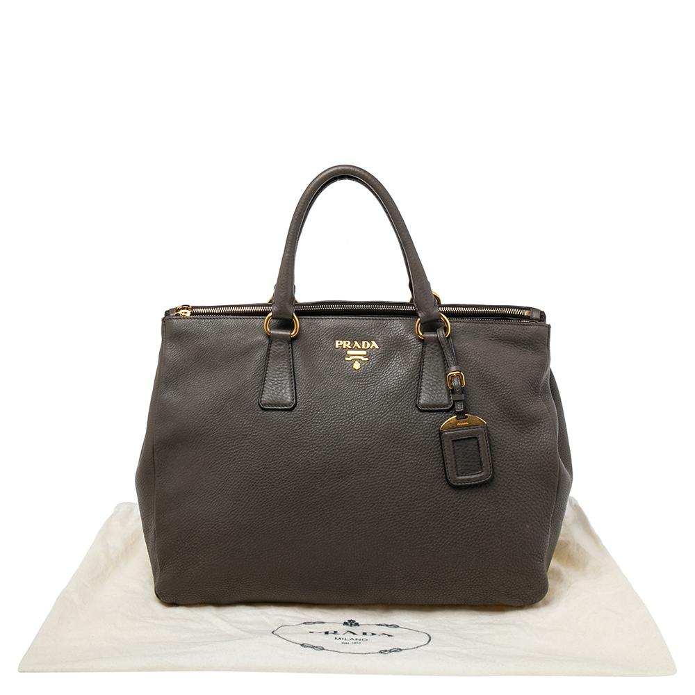 Prada Vitello Daino Graue Shopper-Tasche aus Leder mit doppeltem Reißverschluss 4