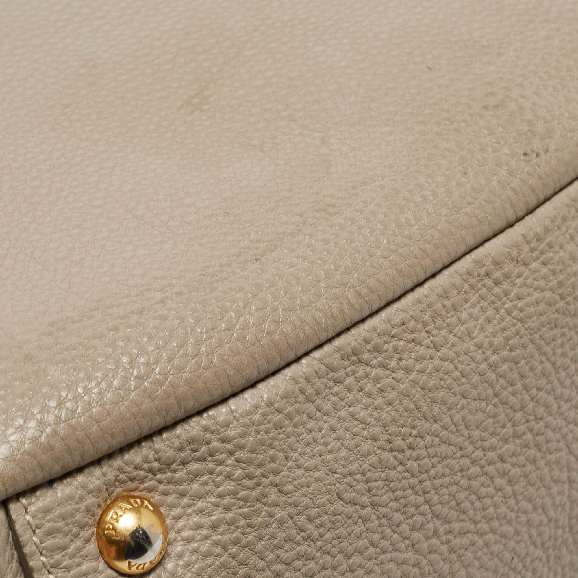 Prada Grey Vitello Daino Leather Side Pocket Zip Hobo For Sale 5