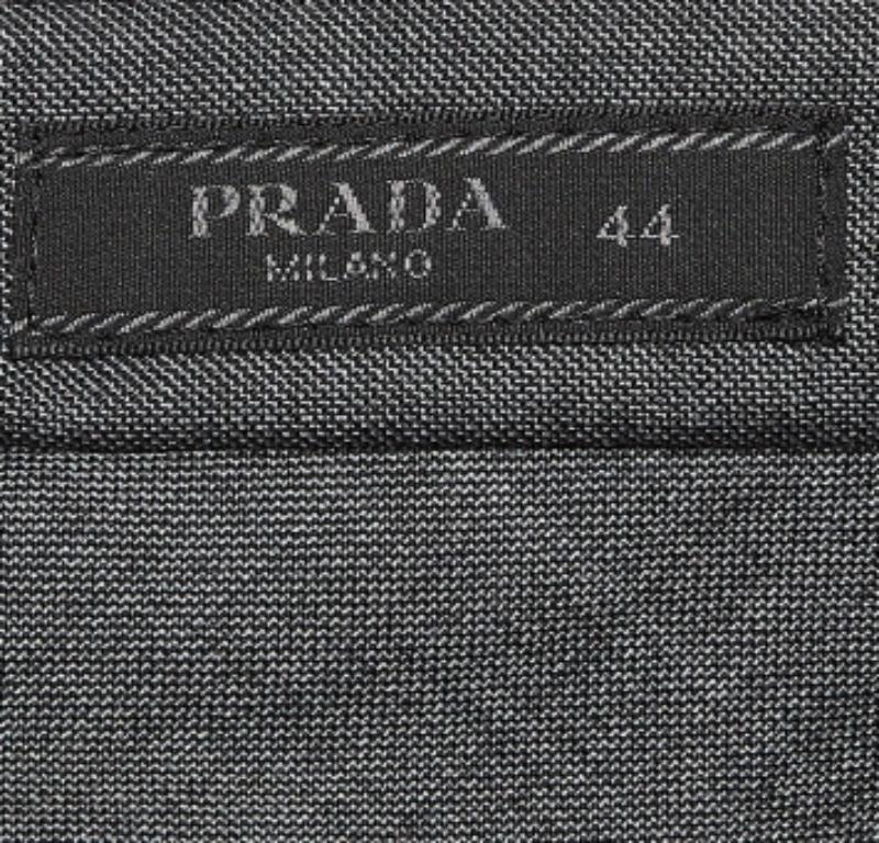 Prada - Pantalon ordinaire en laine grise XS Bon état - En vente à Dubai, Al Qouz 2
