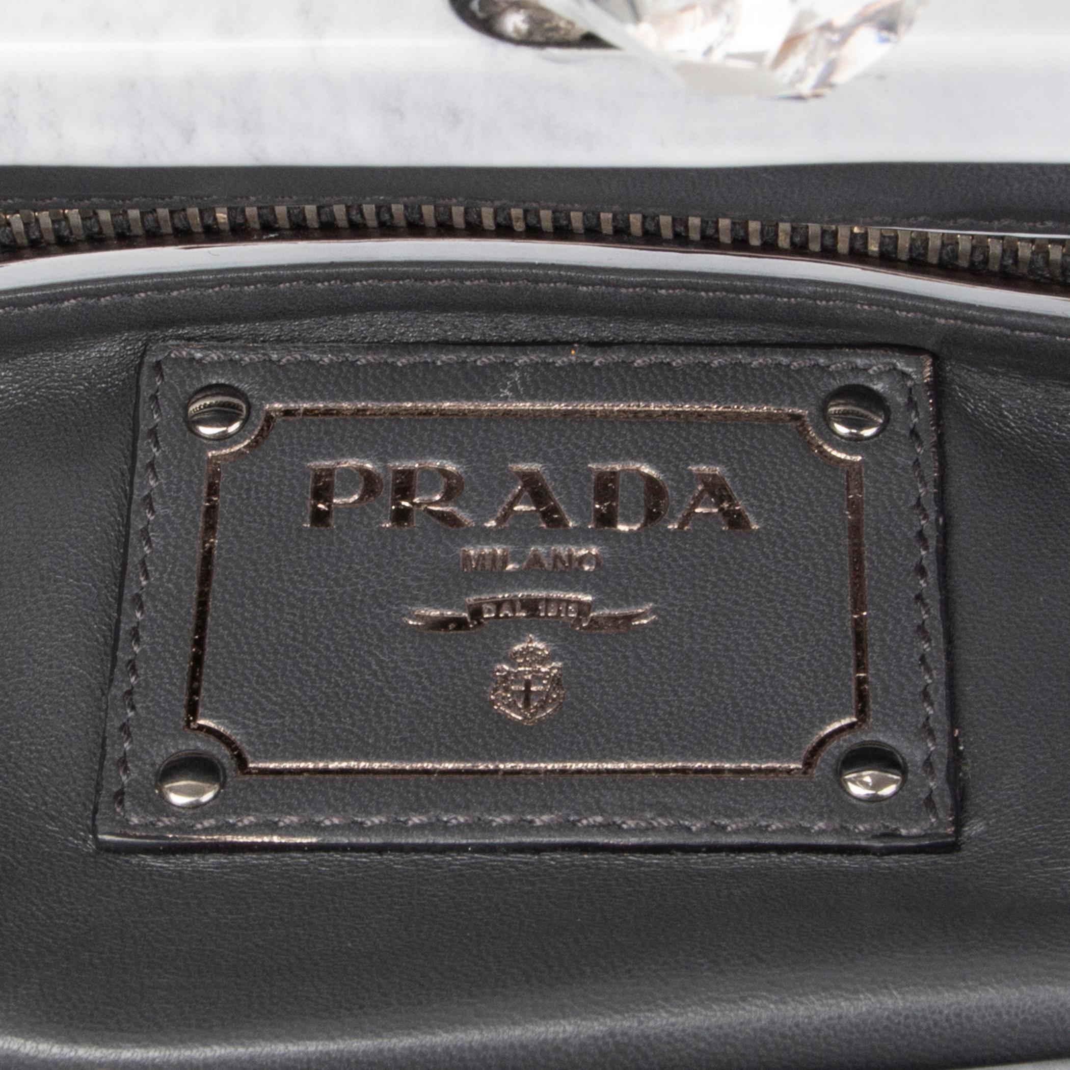 PRADA Grigio Spazzolato leather CRYSTAL KISS-LOCK Frame Clutch Bag In Excellent Condition In Zürich, CH