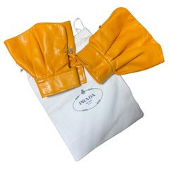 PRADA - Mustard Yellow Saffron Leather Couture Gloves (2010s) PRADA - Mustard Yellow Saffron Leather Couture Gloves (2010s)
