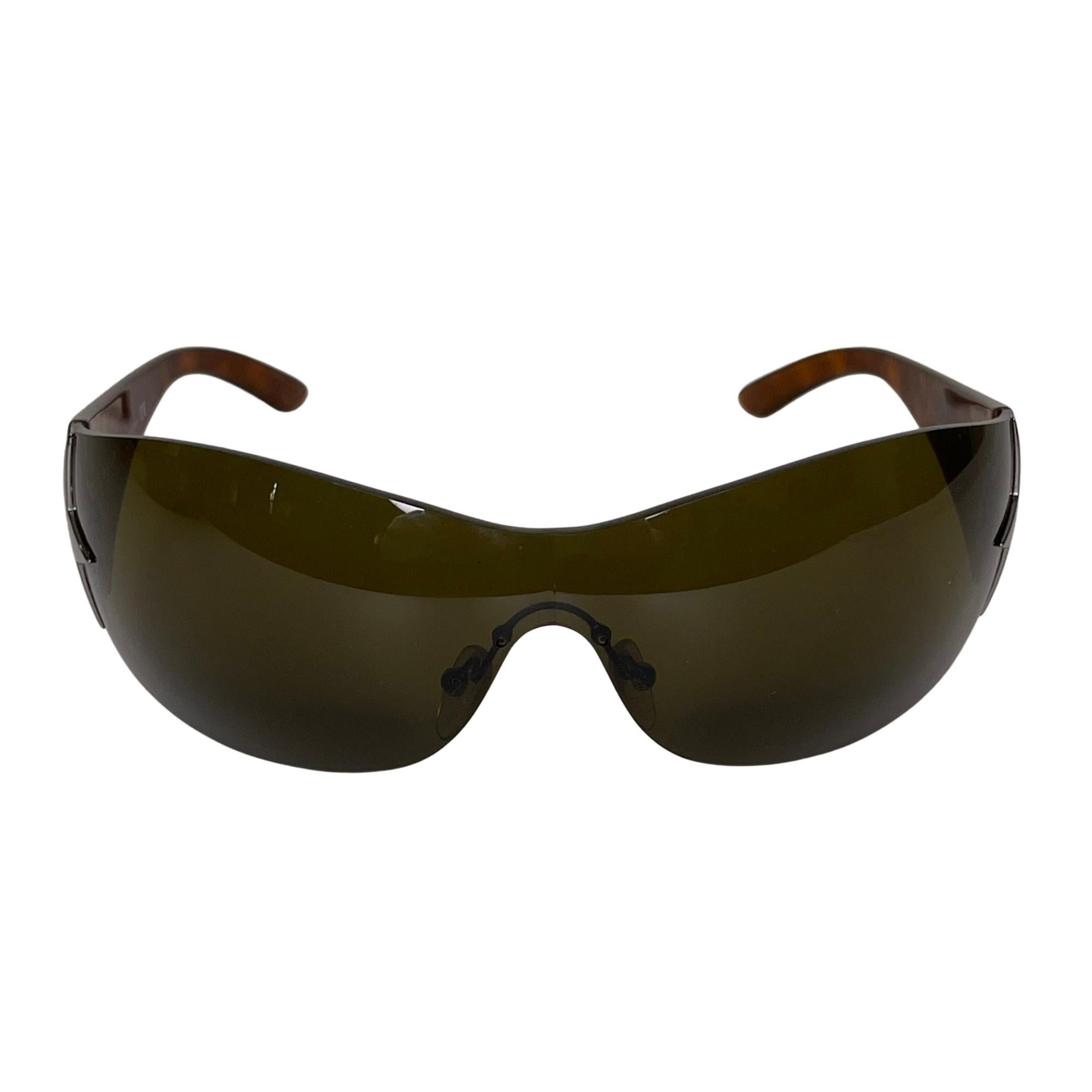 definitief thuis Detective Prada Gun Metal Star Silver/Brown Unisex Shield Sunglasses (SPR 72G) at  1stDibs | prada star sunglasses, prada star shield sunglasses, prada  sunglasses star