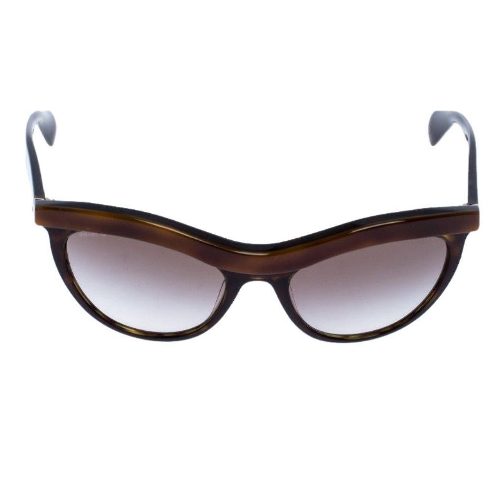 These sunglasses from Prada are just perfect for a beach vacation with friends. Attractive and appealing, these Havana black sunglasses are complete with gold-tone brand logo on the temples and grey gradient lenses.

Includes: The Luxury Closet