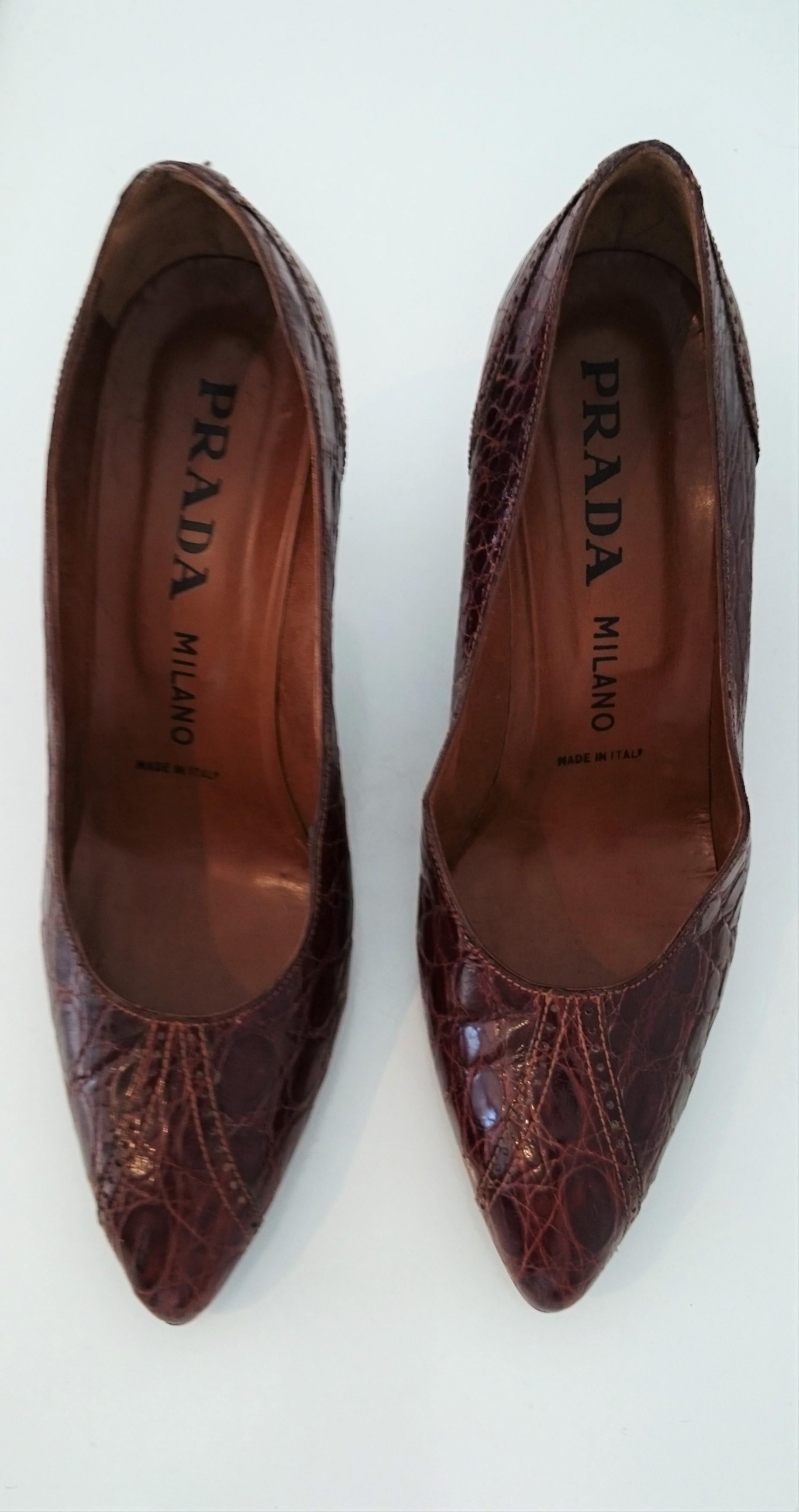 Prada Heels in Wild Crocodile Leather with Wood Sole. Size 39.5 In Excellent Condition For Sale In Somo (Santander), ES