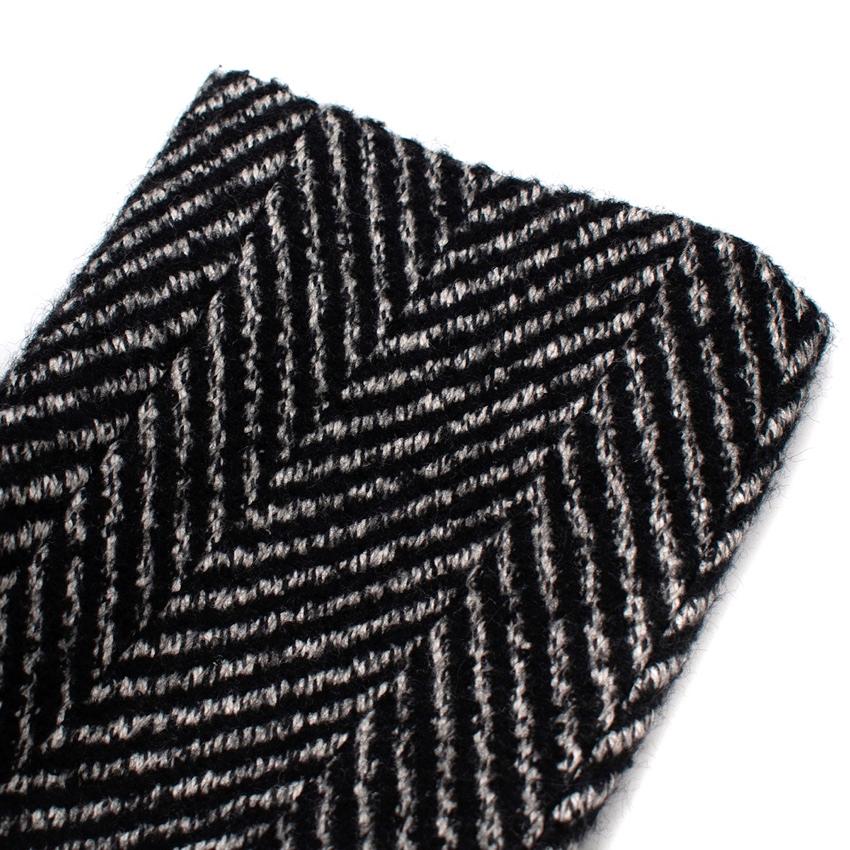 Prada Fischgrätenmuster Tweed Langer Mantel mit Cinch-Taille im Angebot 2
