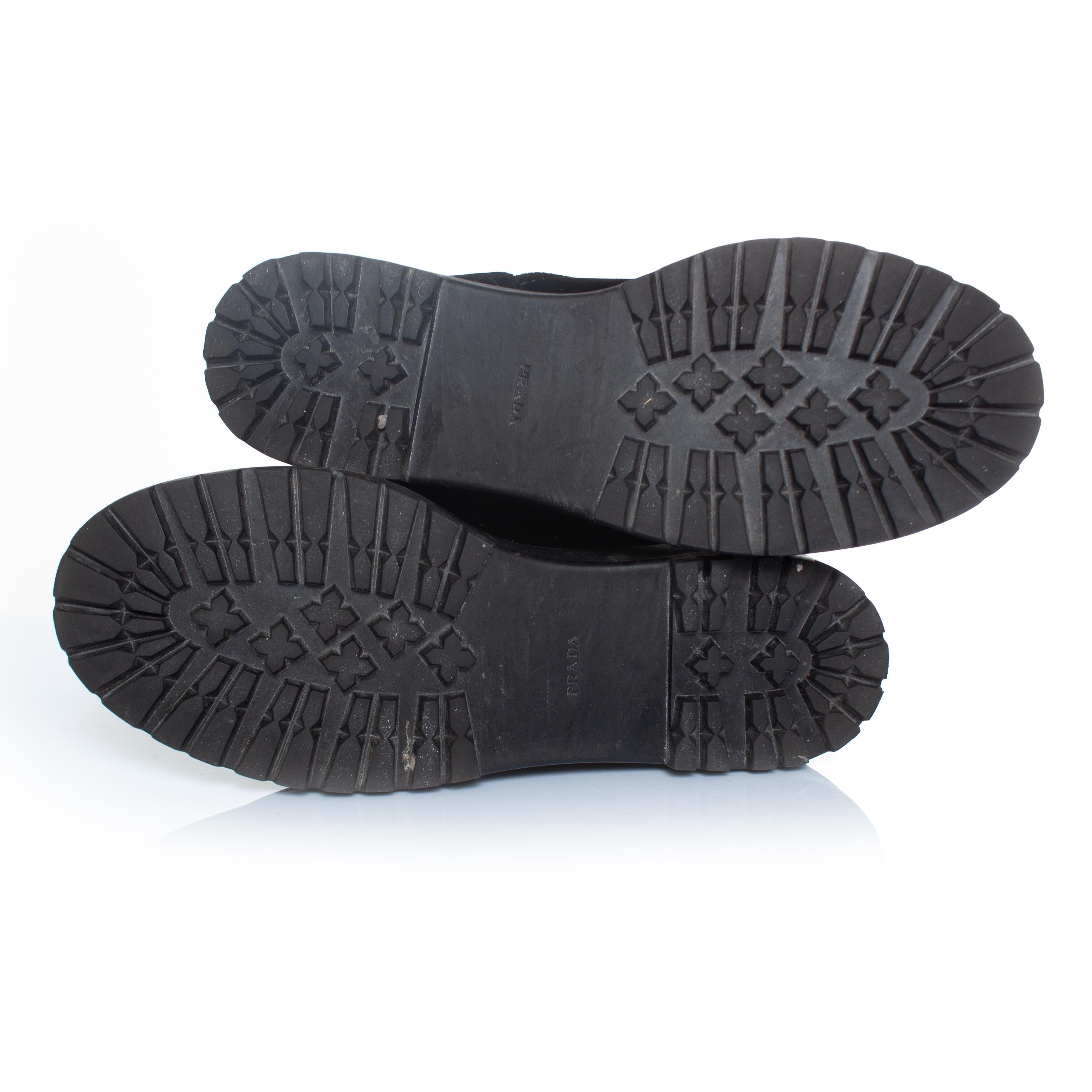 Black Prada, Hicking boots in black velvet