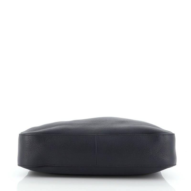 Prada Hobo Vitello Daino Groß im Zustand „Gut“ in NY, NY