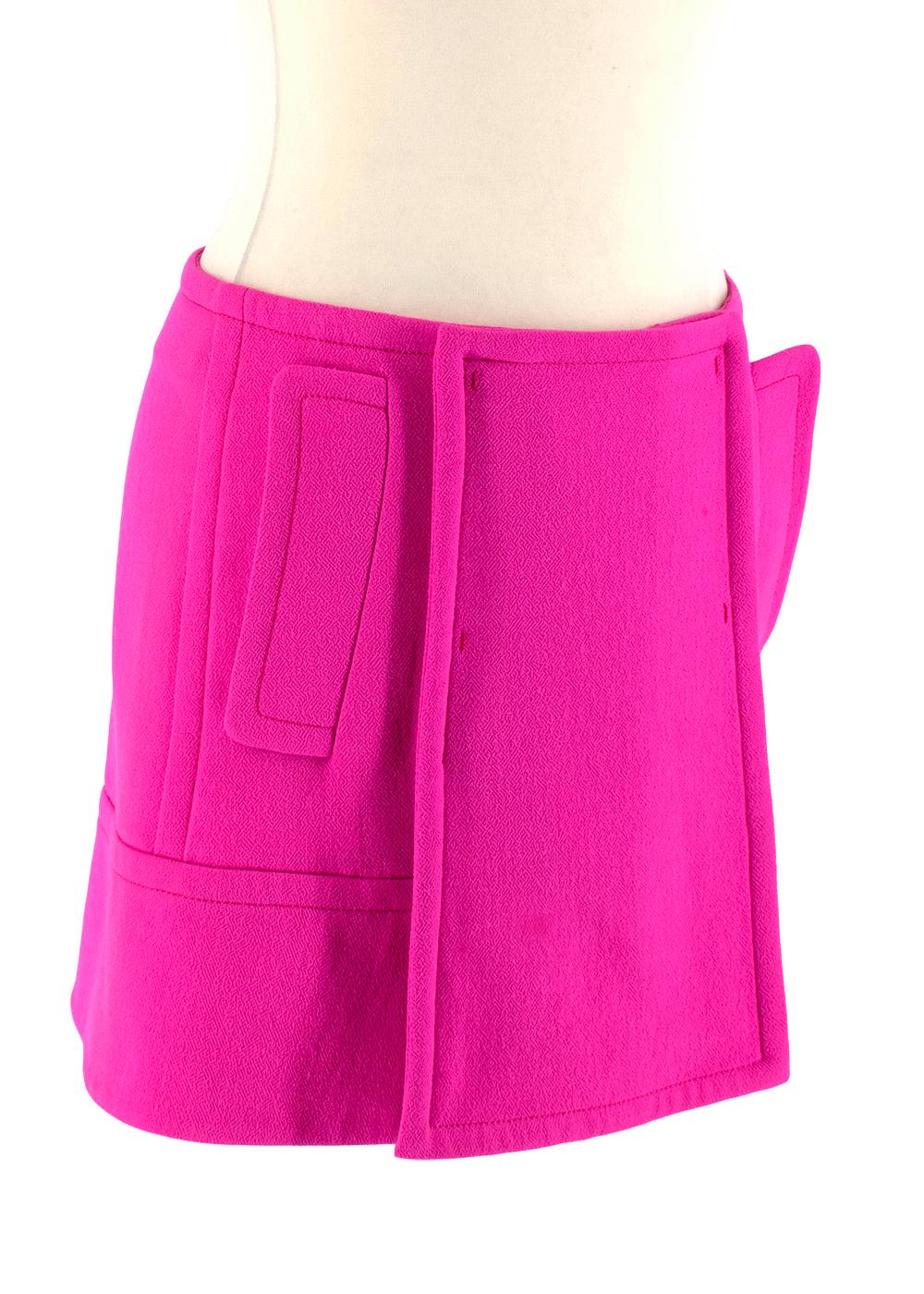 Prada Hot Pink Tailored Wool Wrap Front Mini Skirt

- Bold hot pink colour
- Soft wool
- Mini length 
- High waisted
- Wrap style 
- Side flap pockets 
- Concealed press-stud and eyelet front fastening 

THERE IS NO SIZE/CARE LABEL, HOWEVER BASED ON
