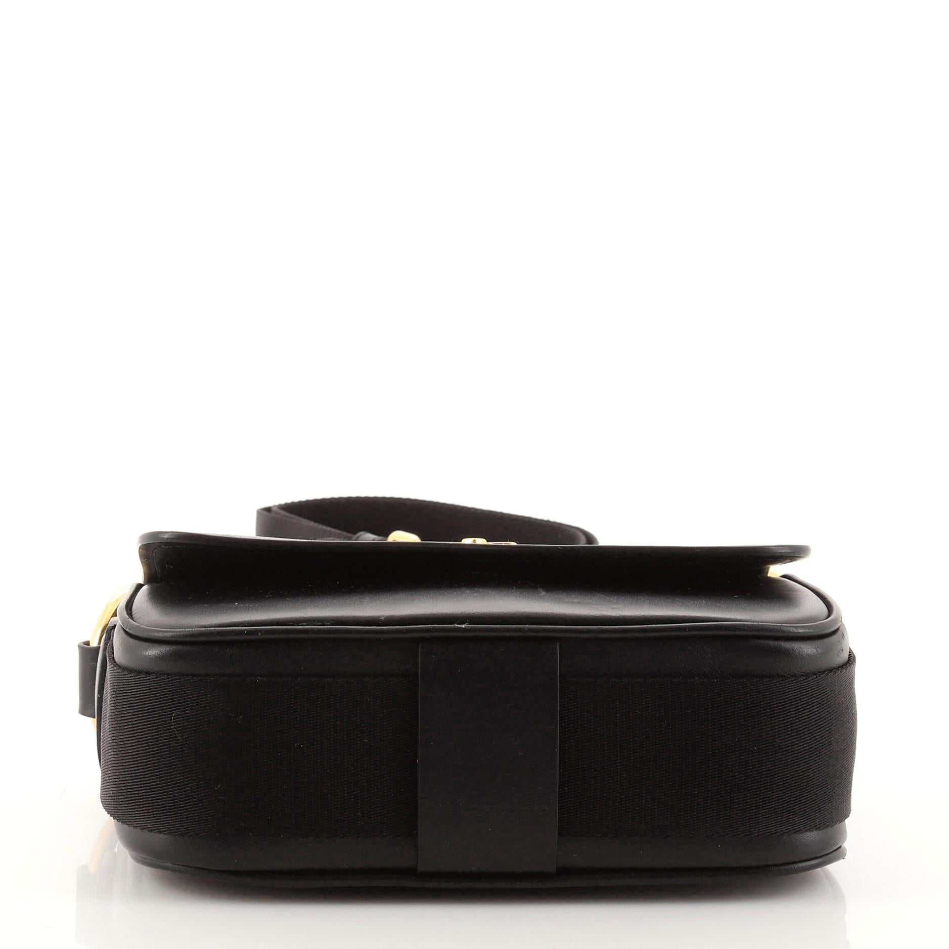 Prada Identity Flap Umhängetasche Saffiano mit City Kalbsleder im Zustand „Gut“ in NY, NY