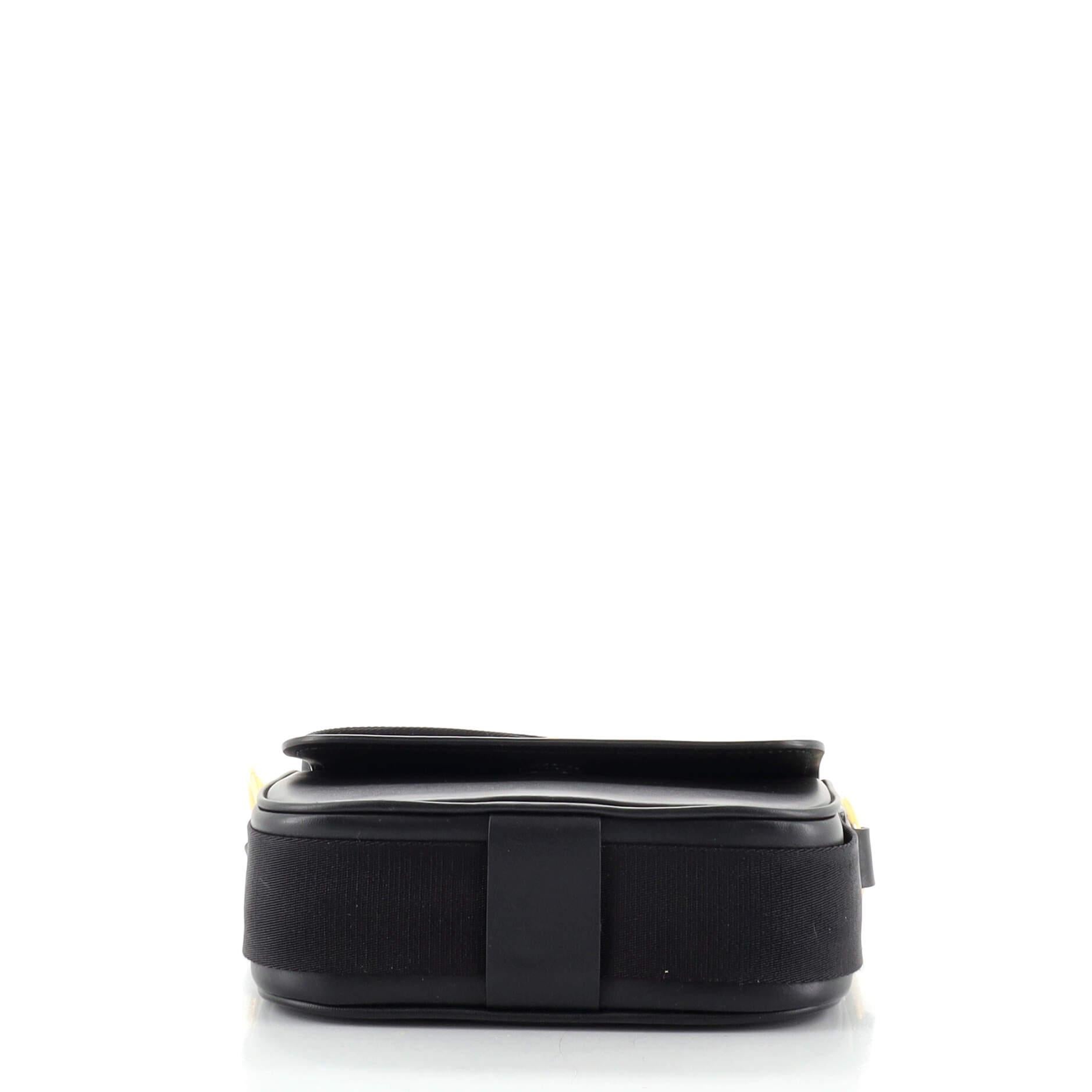 Prada Identity Flap Umhängetasche aus Vitello Leder von Prada für Damen oder Herren