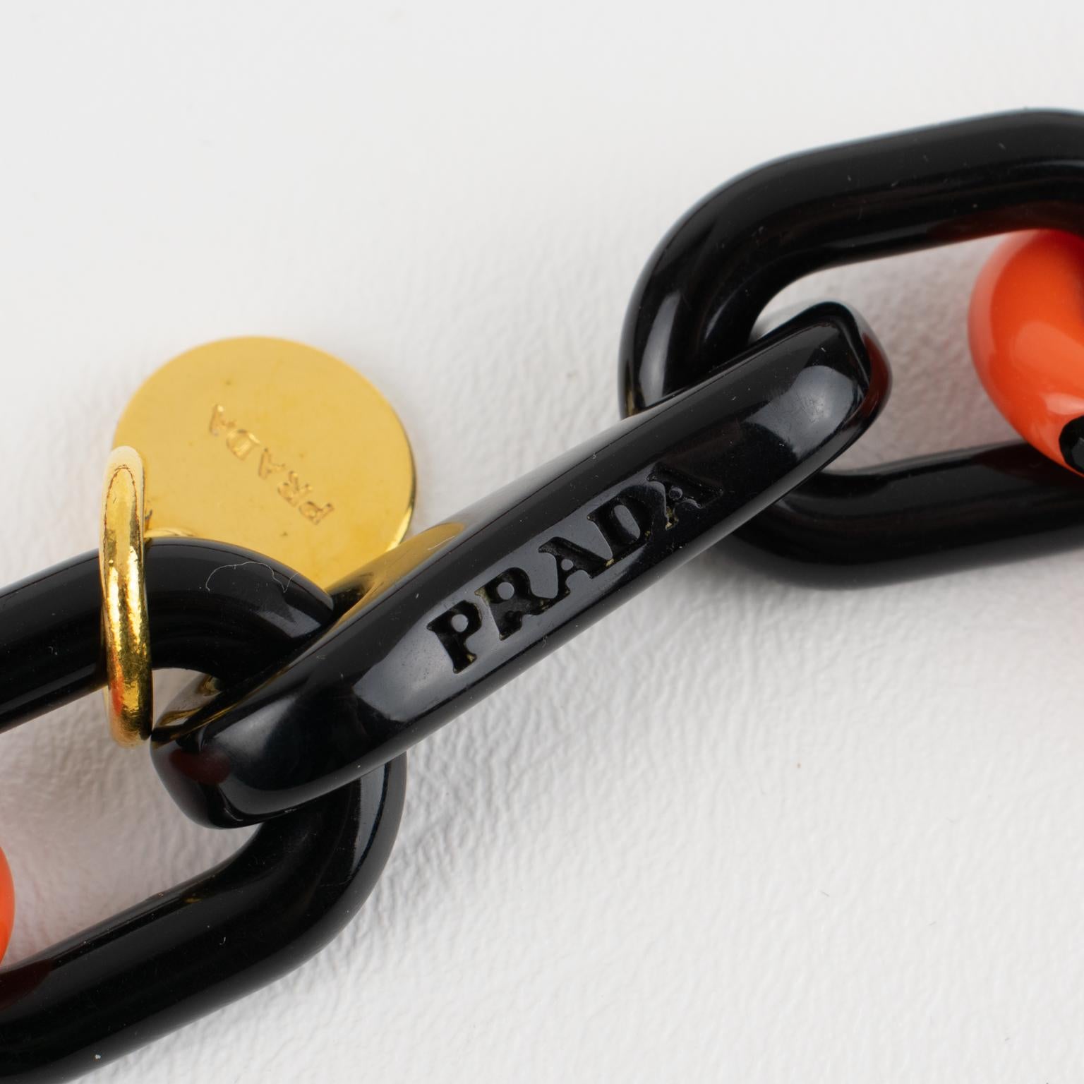 Prada, Italie, long collier de bijoux en résine bicolore en vente 7
