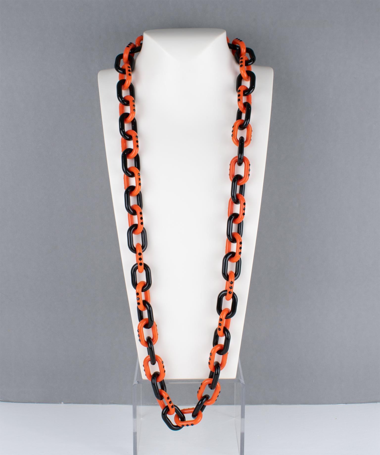 Moderne Prada, Italie, long collier de bijoux en résine bicolore en vente