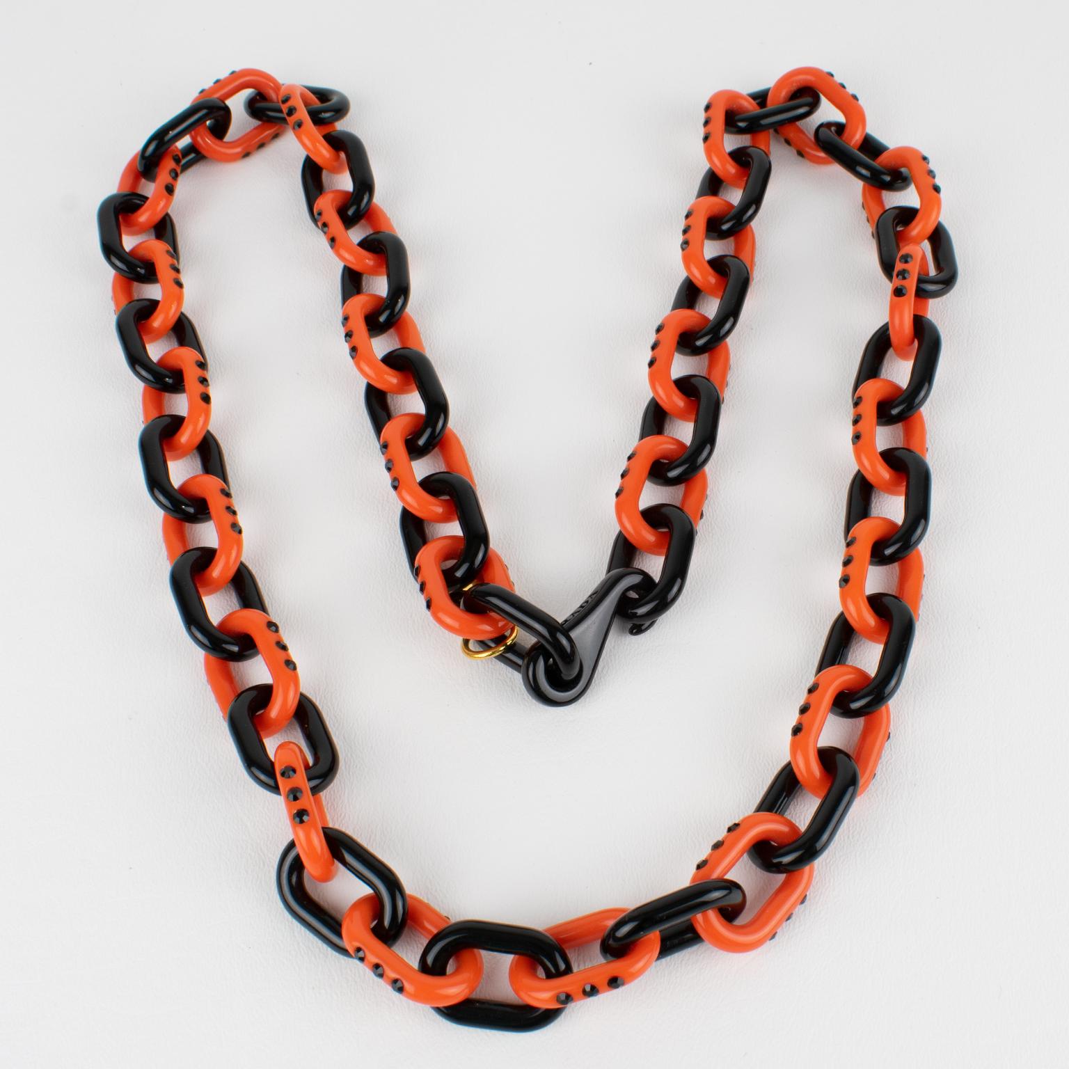 Prada, Italie, long collier de bijoux en résine bicolore en vente 2