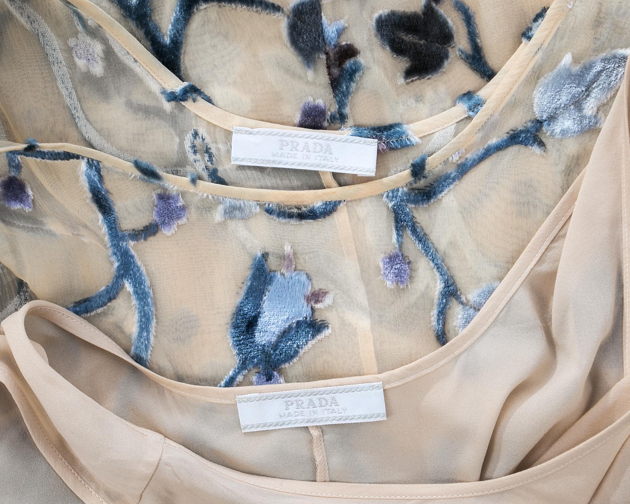 Robe longue à fleurs en soie dévorée ivoire avec traîne et slip Prada:: ss 1997 5