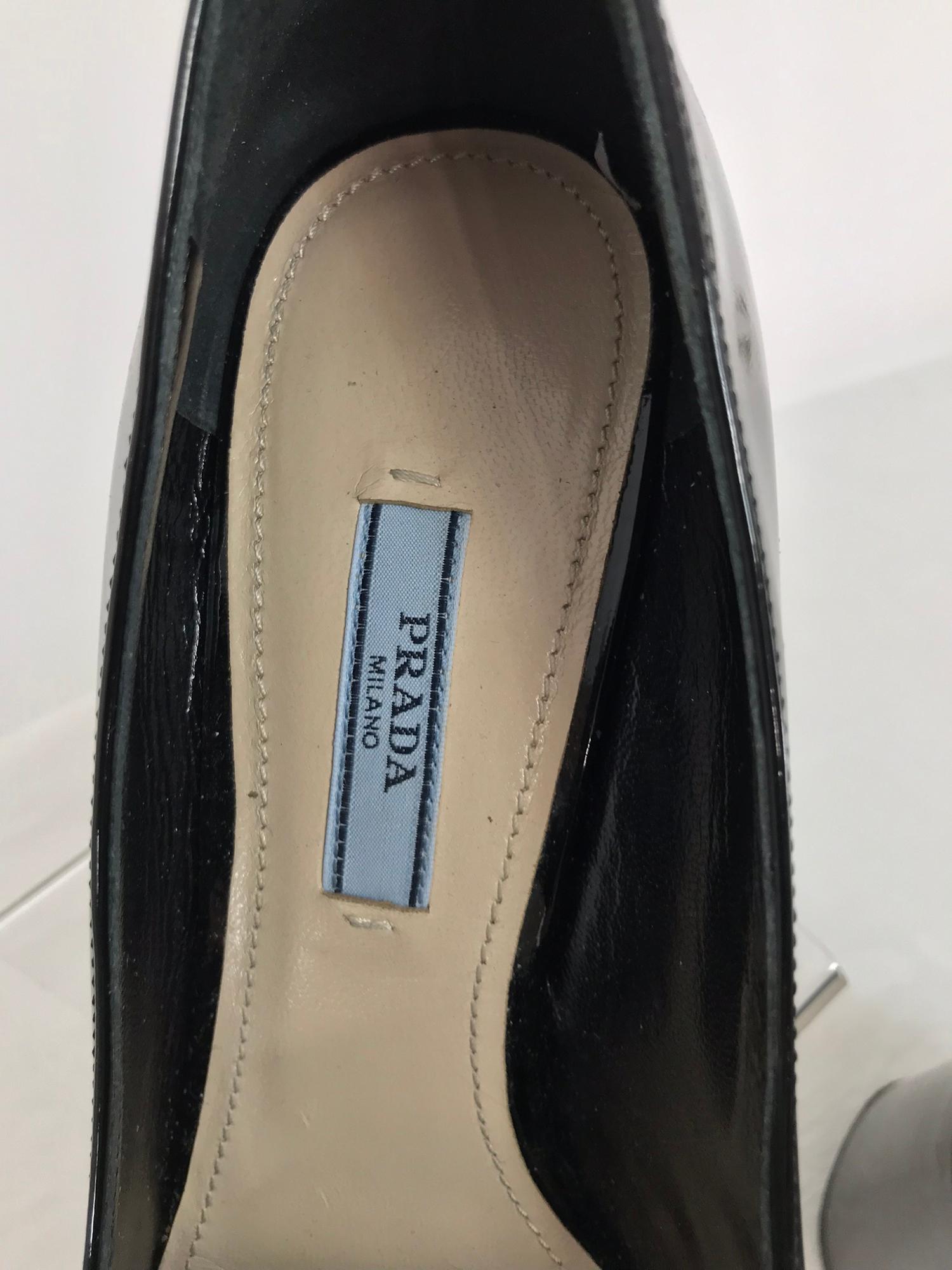 Prada Kiltie Chain Pumps Black Patent Leather 38 3