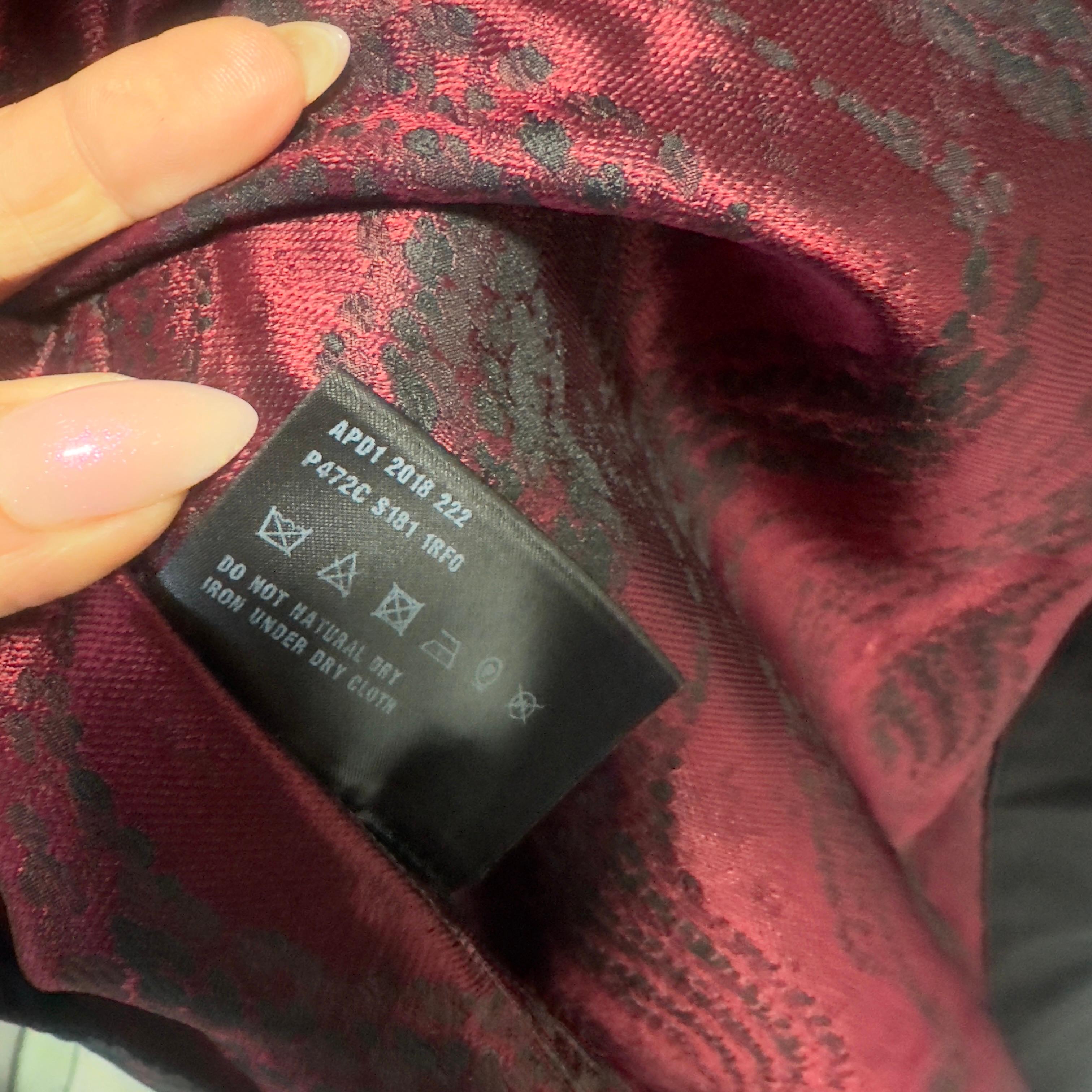 Manteau kimono Prada en jacquard de brocart noir et bordeaux - Collection 2018 en vente 5