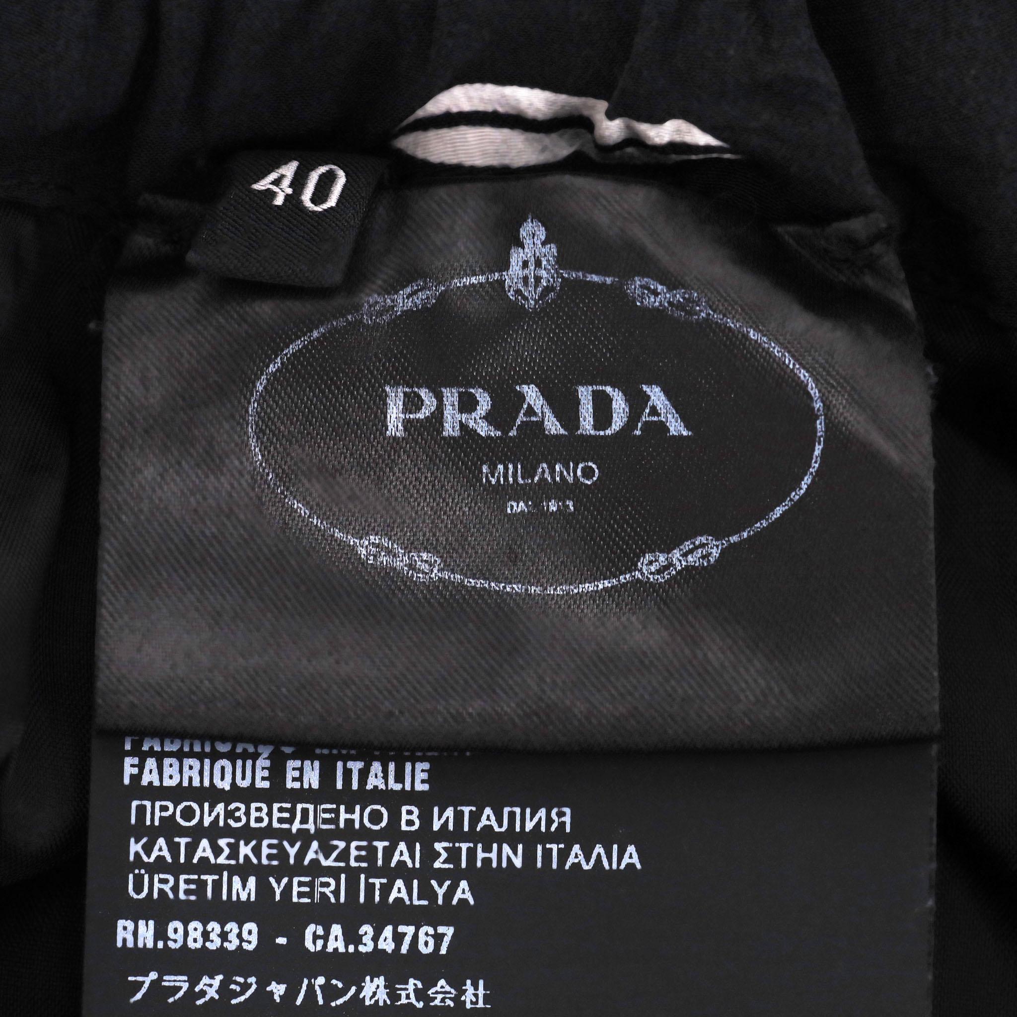 Prada Pantaloni in seta con stampa Kiss in vendita 2