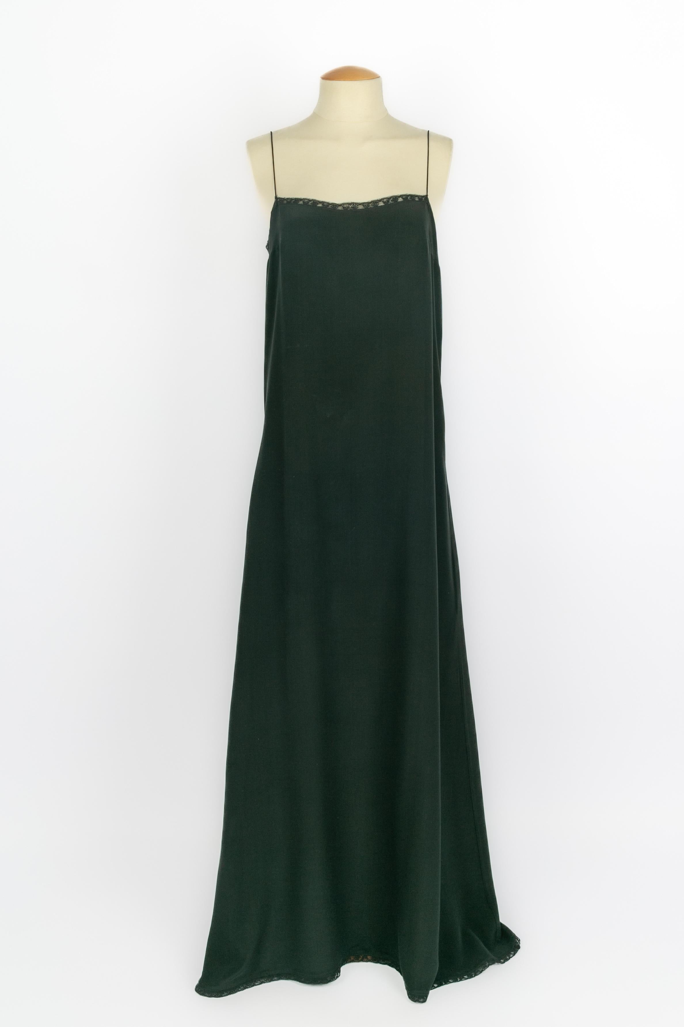 Prada Spitzenkleid im Zustand „Hervorragend“ im Angebot in SAINT-OUEN-SUR-SEINE, FR