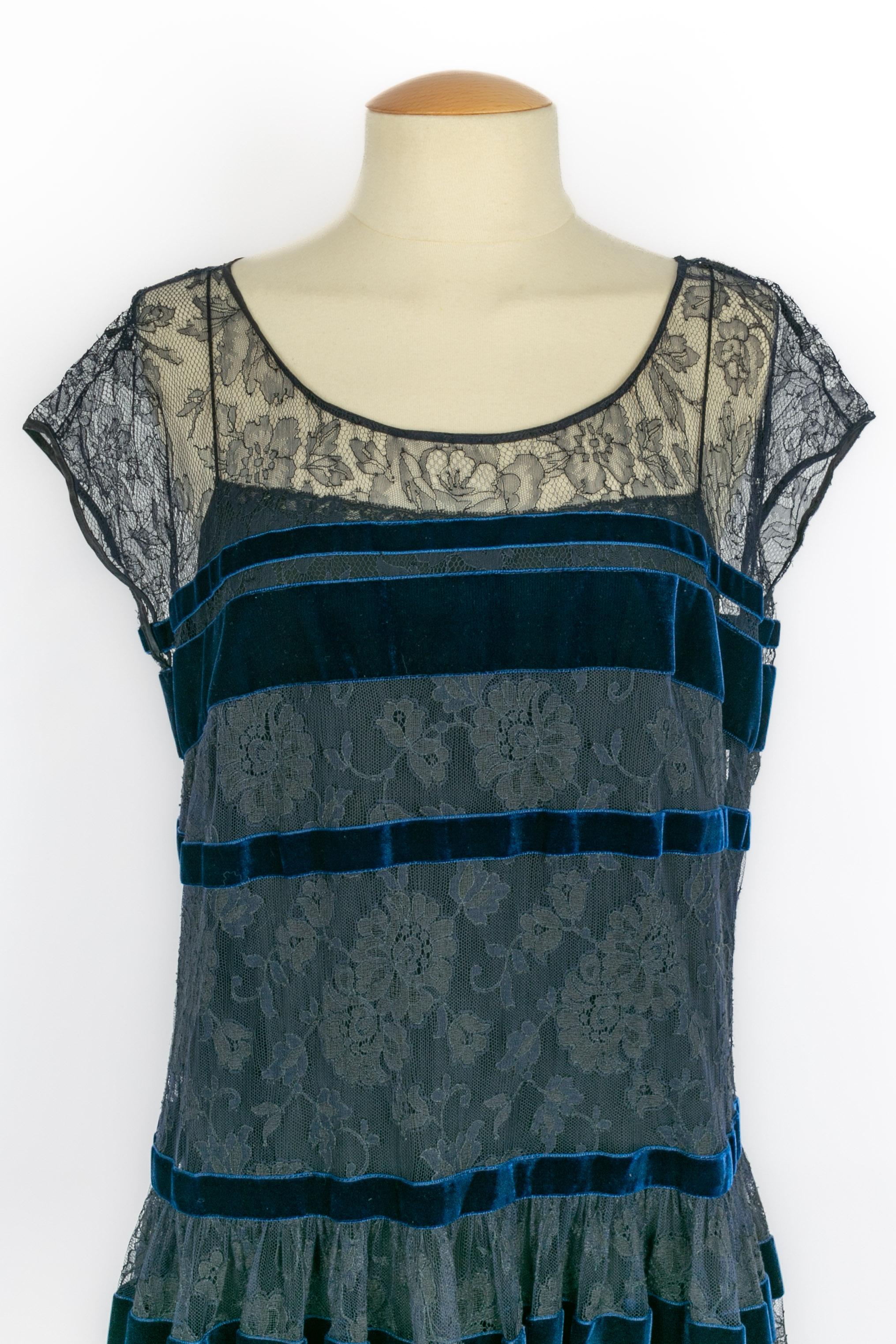 Prada Spitzenkleid im Angebot 1