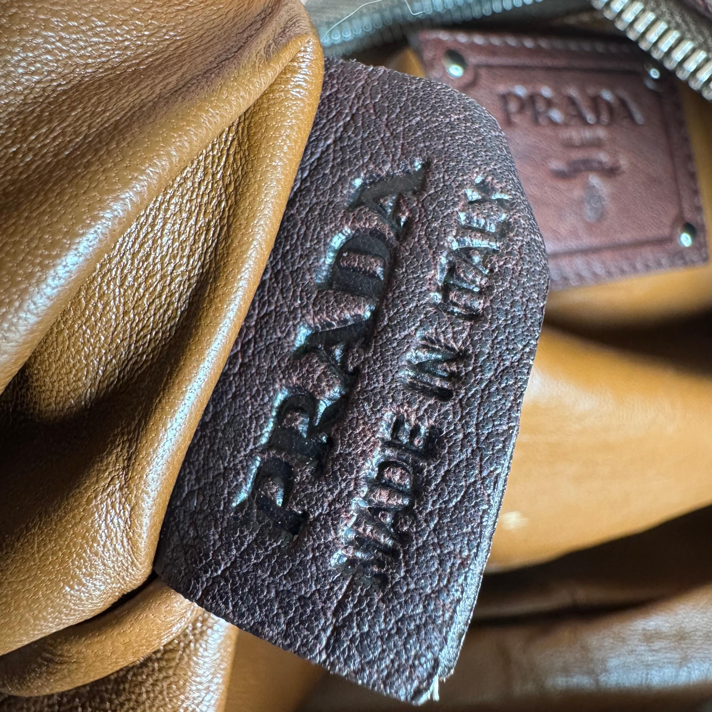 Prada Large Brown Washed Top Handle Bauletto Bag Calfksin Leather en vente 10