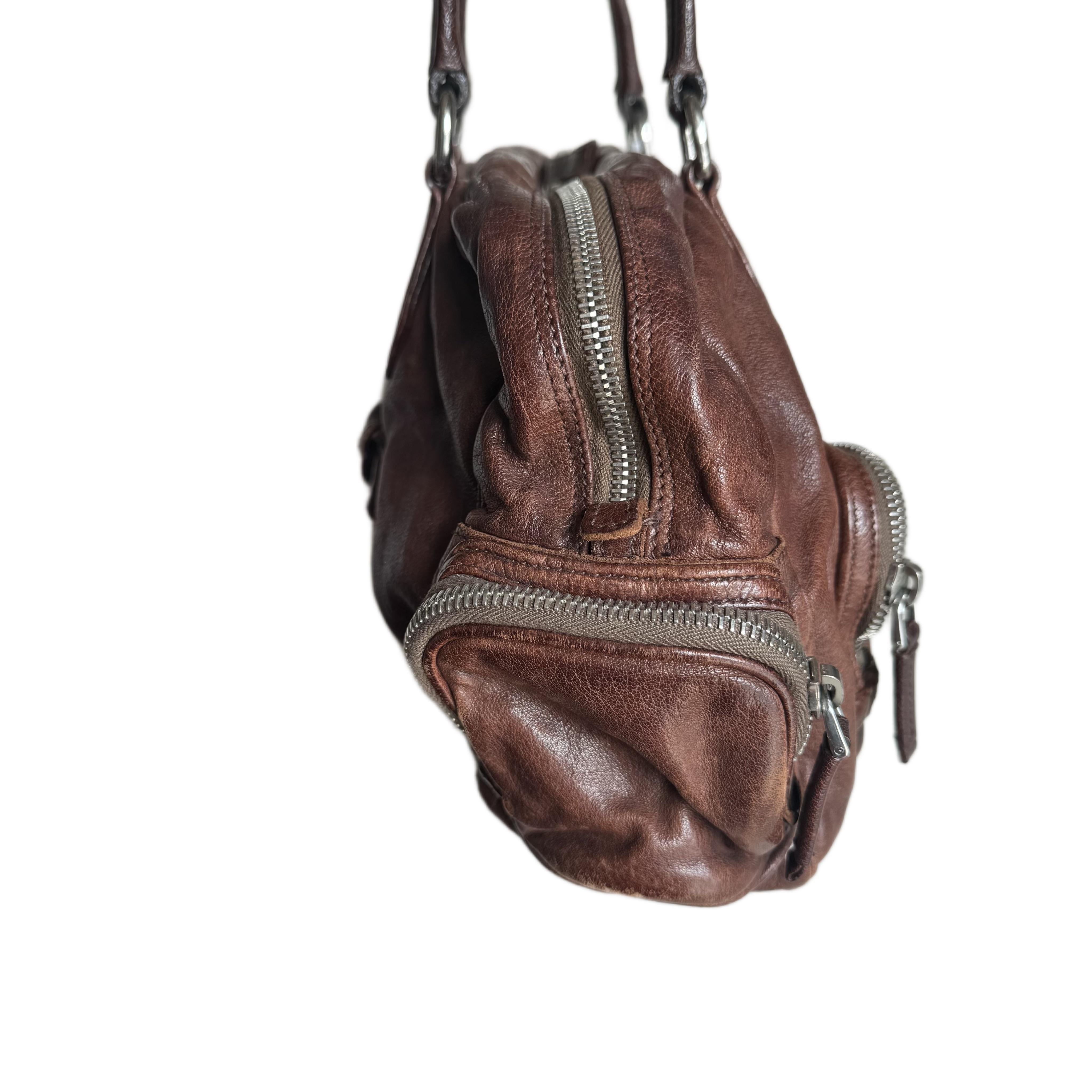 Prada Large Brown Washed Top Handle Bauletto Bag Calfksin Leather Bon état - En vente à AUBERVILLIERS, FR