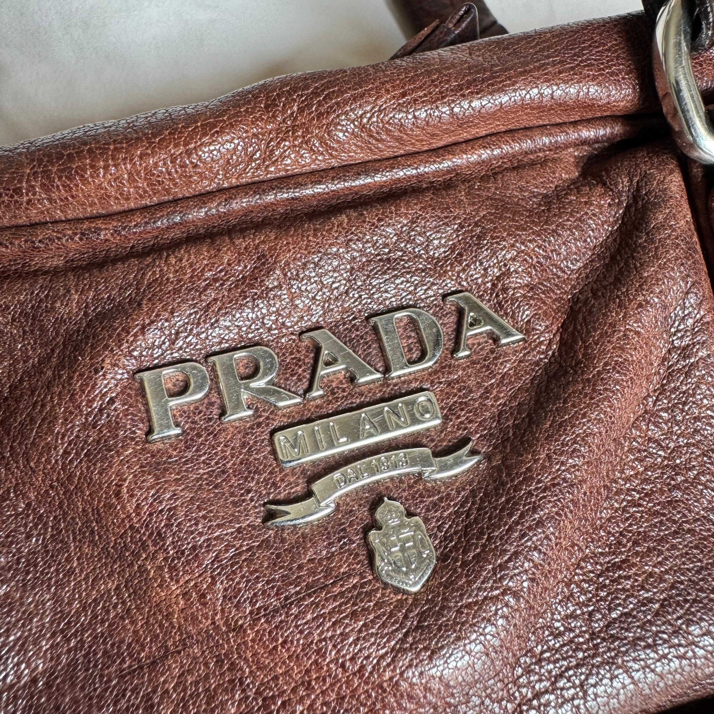 Prada Large Brown Washed Top Handle Bauletto Bag Calfksin Leather en vente 2
