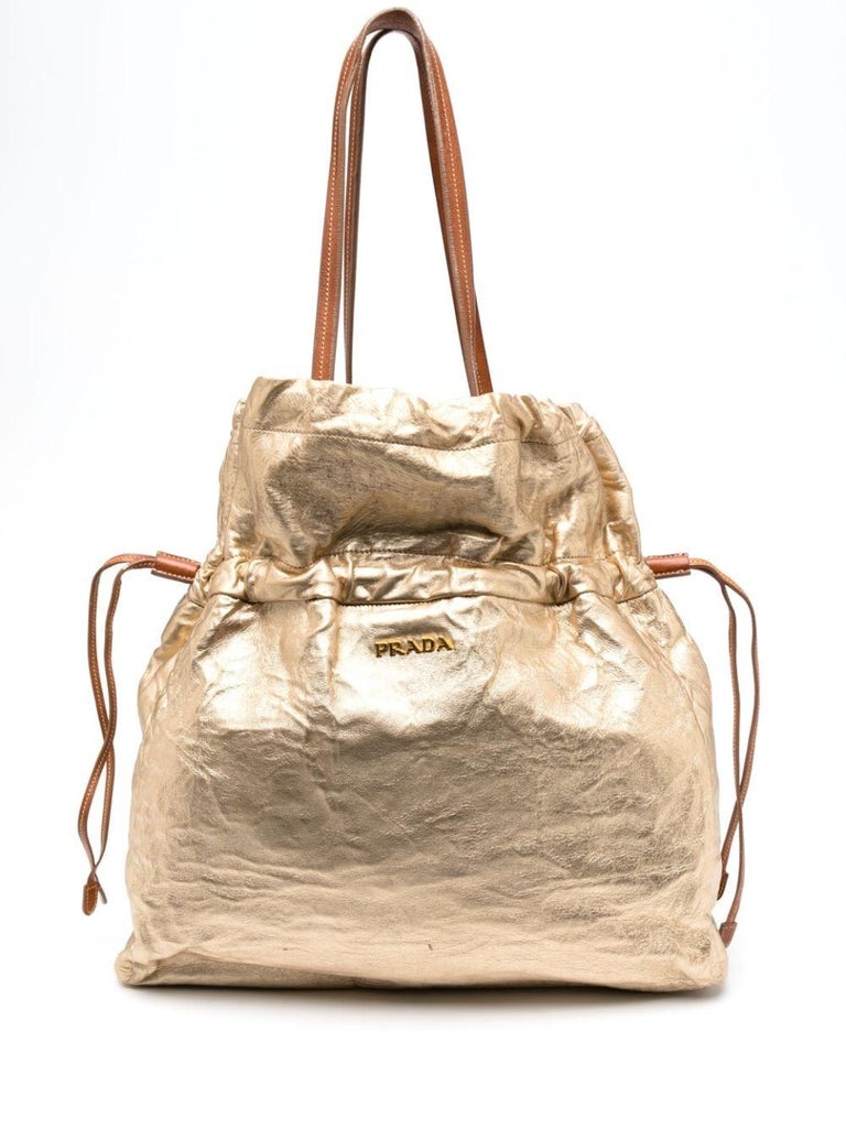 Borsa Prada grande in pelle color oro su 1stDibs Italia borsa