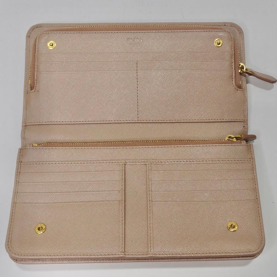 Prada Large Saffiano Leather Wallet In Excellent Condition For Sale In Scottsdale, AZ
