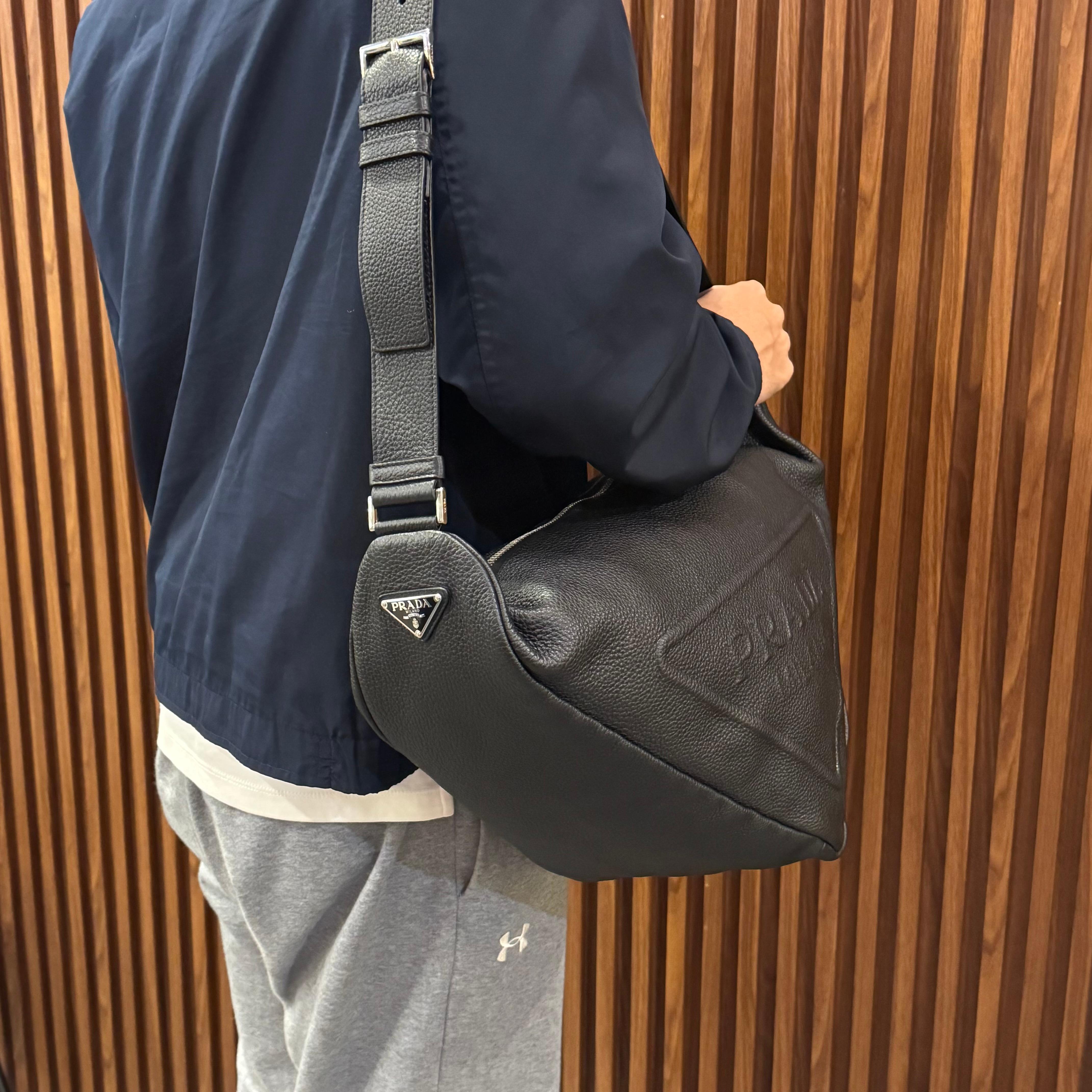Prada Large Vitello Daino Black Leather Triangle Bag For Sale 10