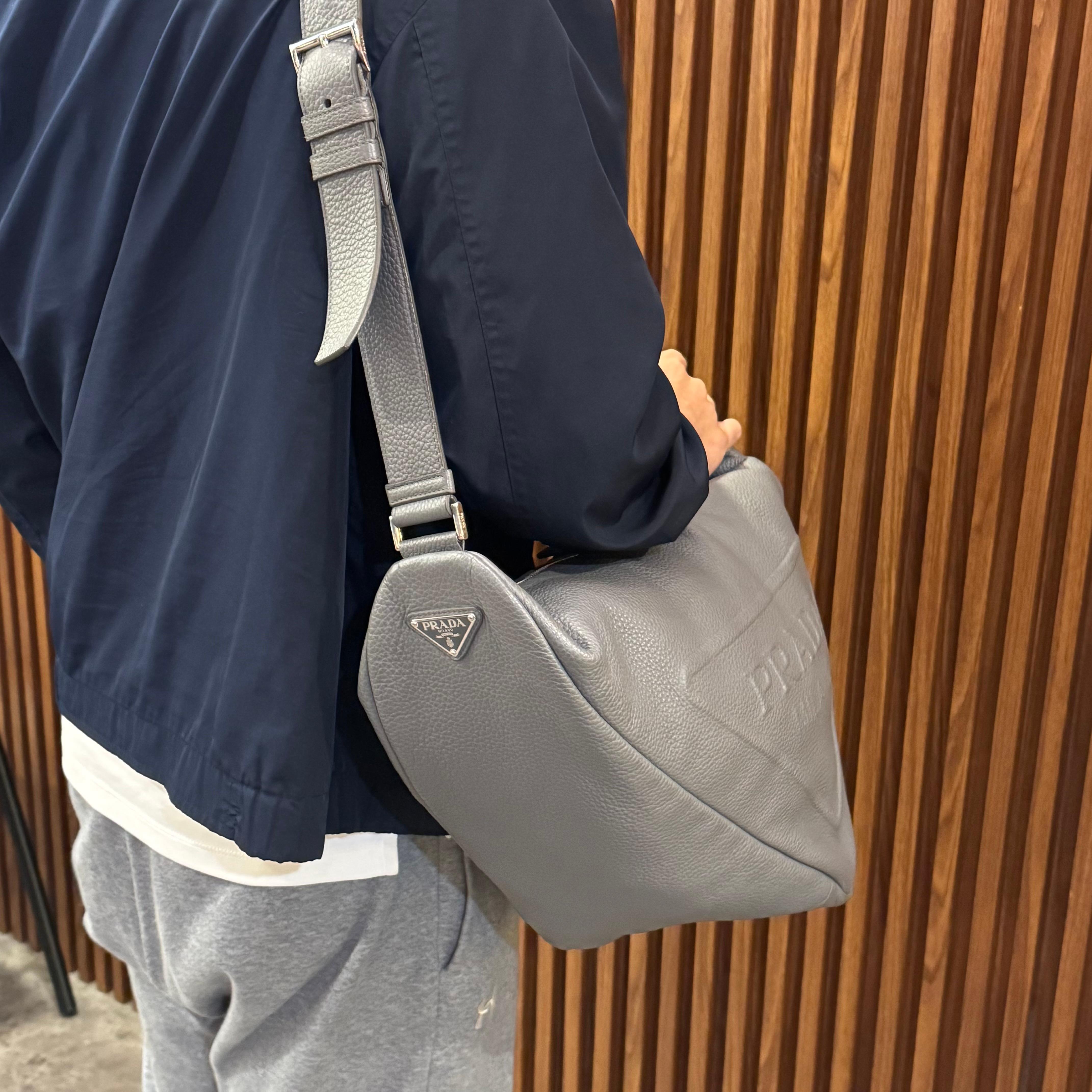 Prada Large Vitello Daino Grey Leather Triangle Bag For Sale 10