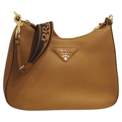 Sac à bandoulière en cuir camel de Prada