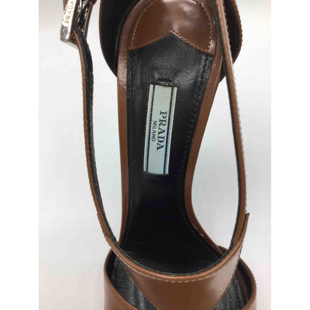Women's Prada Leather Heels in Brown For Sale