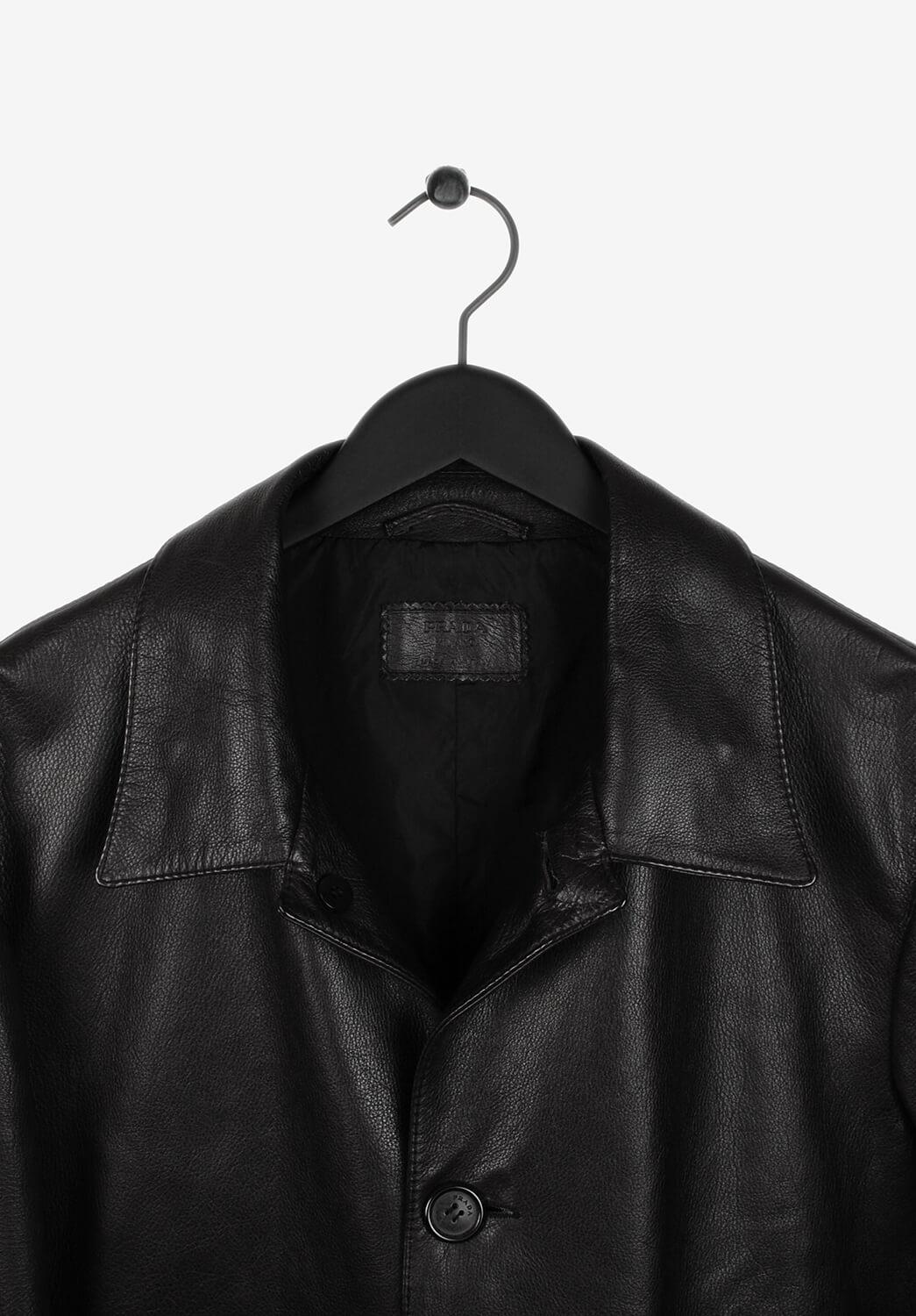 Item for sale is 100% genuine Prada Leather Car Coat
Color: Black
(An actual color may a bit vary due to individual computer screen interpretation)
Material: 100% leather
Tag size: 54IT (Large)
This coat is great quality item. Rate 9 of 10,