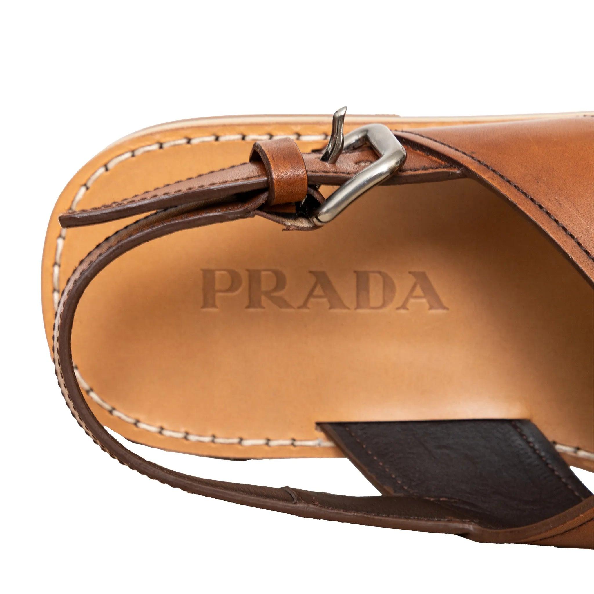 Sandales en cuir de Prada - années 10 en vente 3