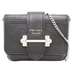 Bolso/ Riñonera bidireccional de piel Prada Negro