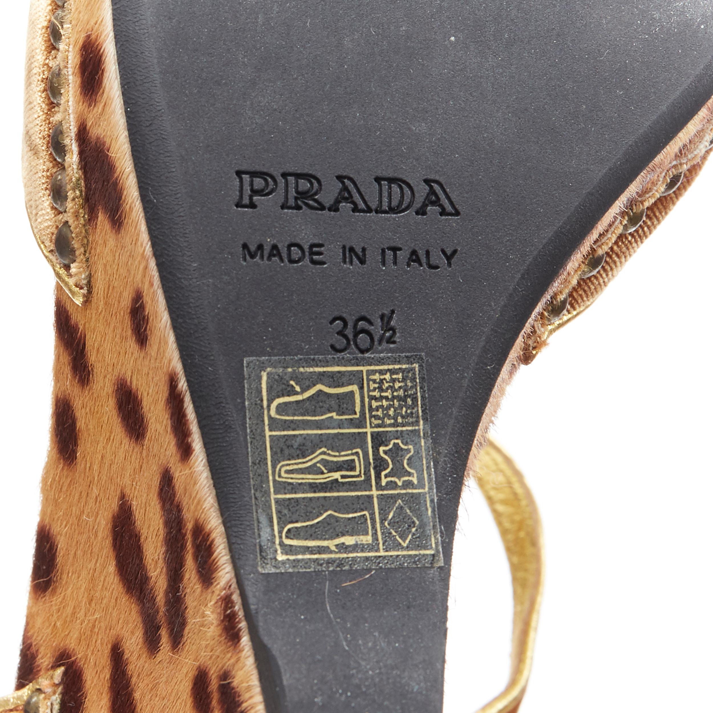 PRADA tacón de cuña de plataforma con correa de terciopelo dorado y pelo de poni con estampado de leopardo EU36.5 7