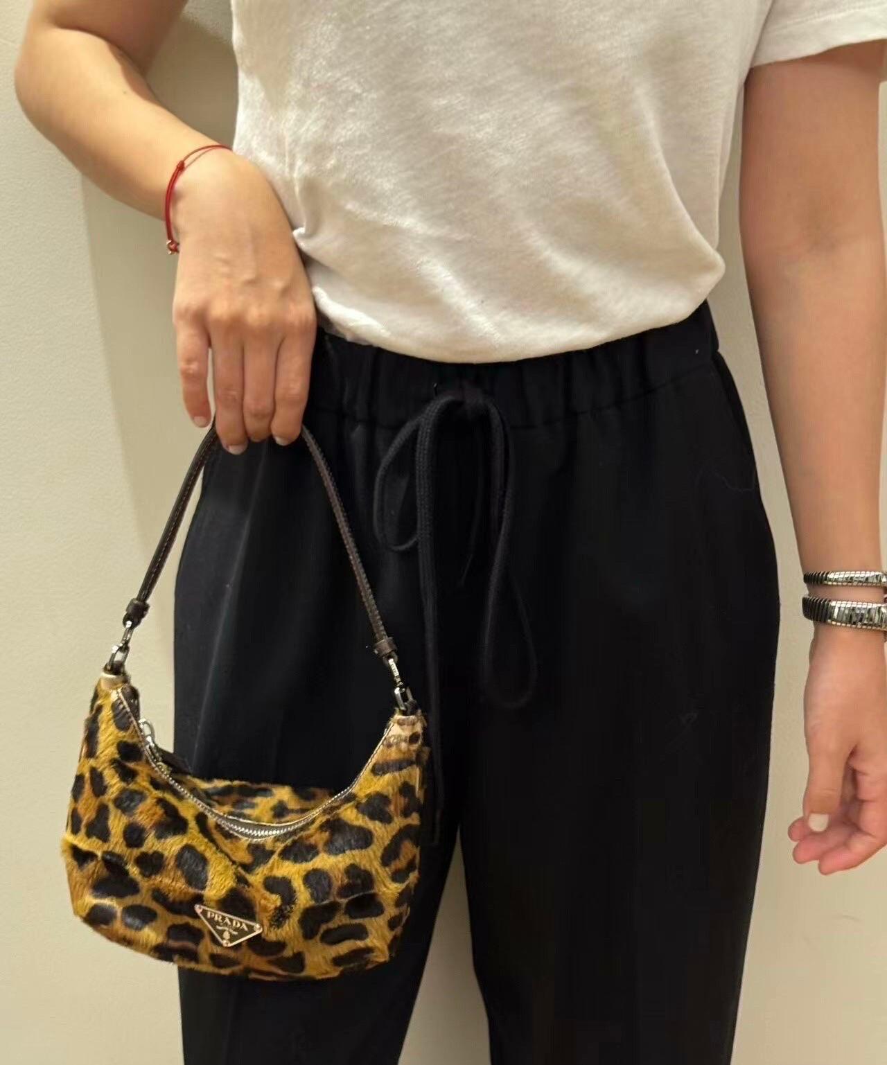 Prada Leopard Print Pony-style Calfskin Mini Clutch in vendita 6