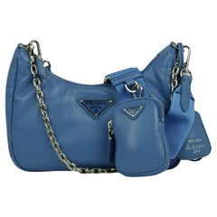 Prada Hellblaue Umhängetasche aus gepolstertem Nappa-Leather Re-Edition 2005