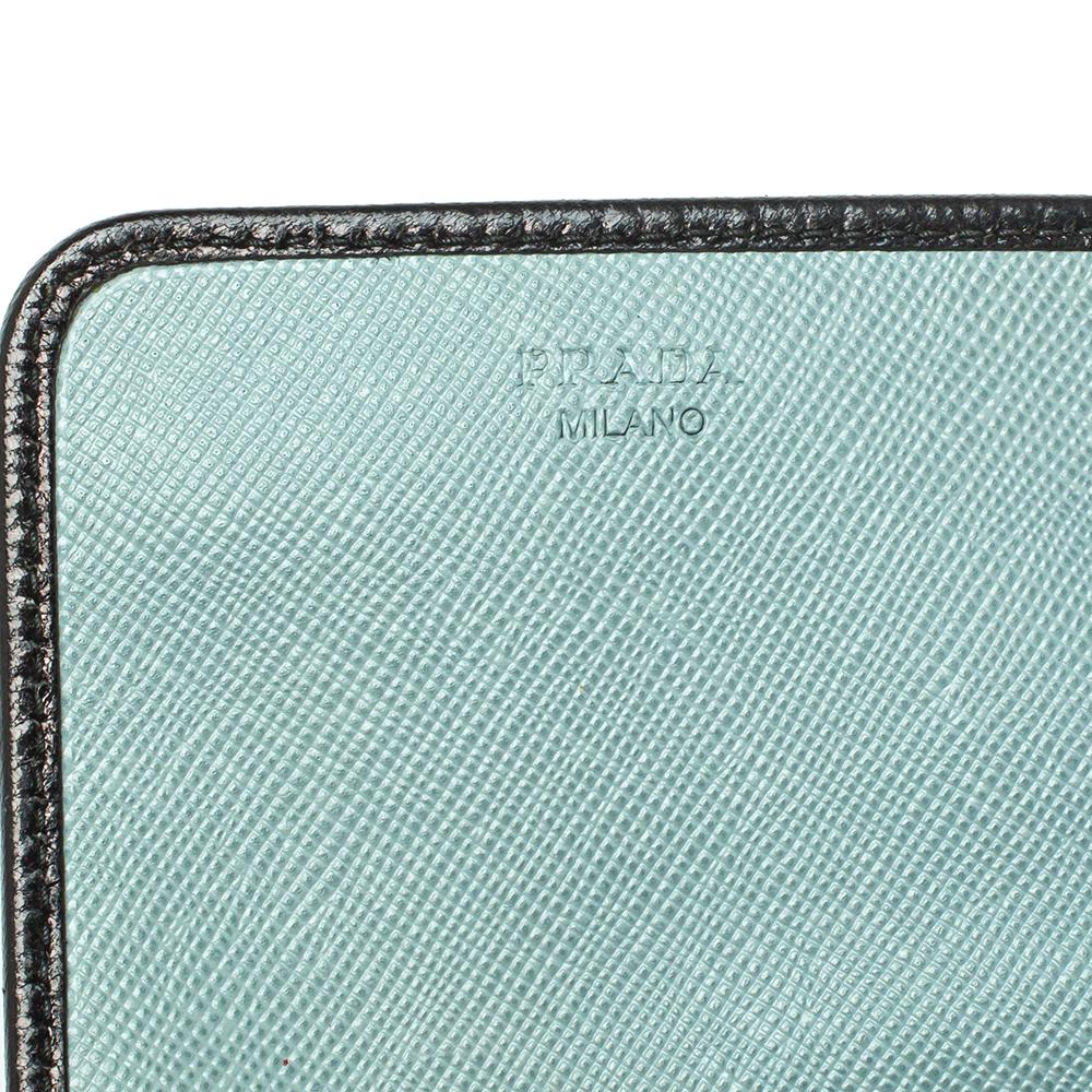 Prada Hellblau Saffiano Leder Drehschloss Continental Geldbörse 1