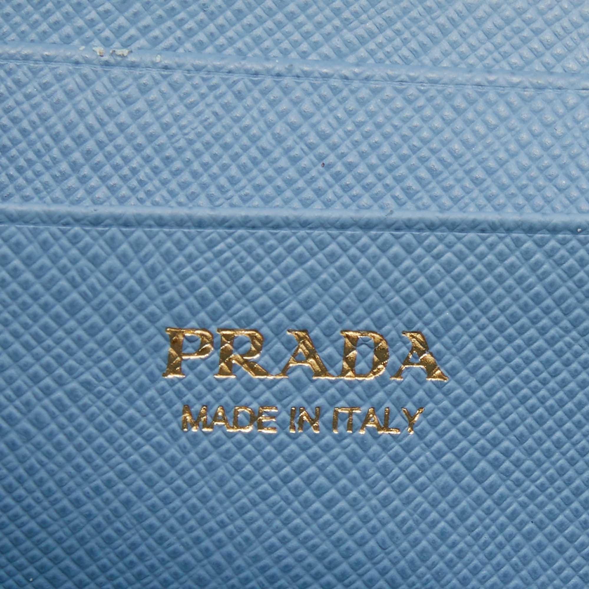 Prada Light Blue Saffiano Lux Leather Crossbody Bag In Good Condition In Dubai, Al Qouz 2