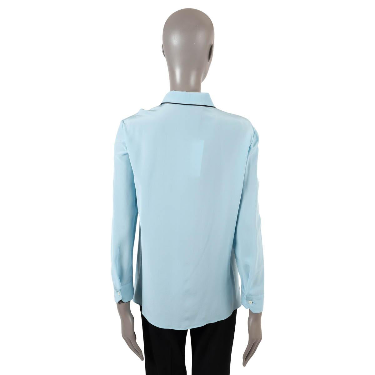 PRADA light blue silk CONTRASTING TRIM CLASSIC Blouse Shirt 40 S In Excellent Condition For Sale In Zürich, CH