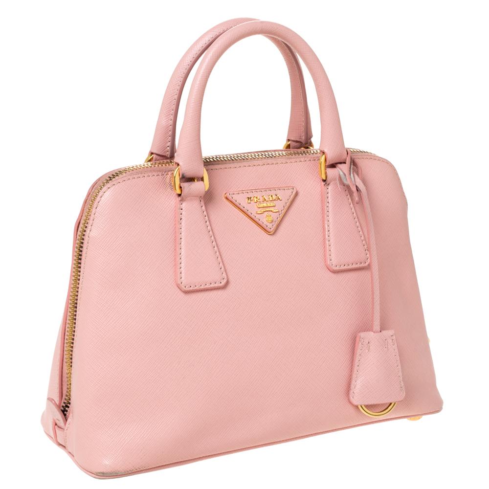 Prada Hellrosa Saffiano Leder Kleine Promenade Schultertasche im Zustand „Gut“ in Dubai, Al Qouz 2