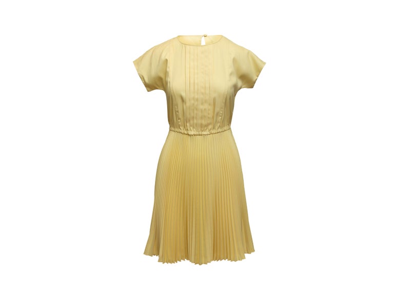 Prada Light Yellow Short Sleeve Pleated Dress For Sale at 1stDibs | prada  yellow dress, yellow prada dress, yellow pleated dress